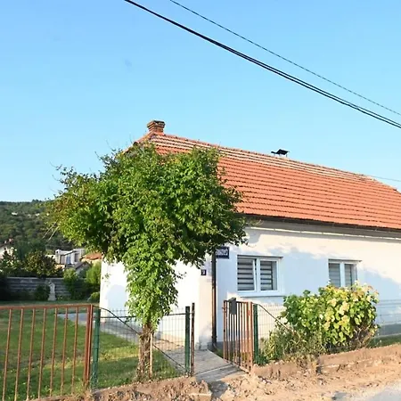 Retreat Apartment *