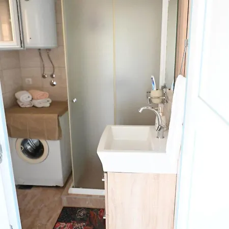 Retreat Apartment *
